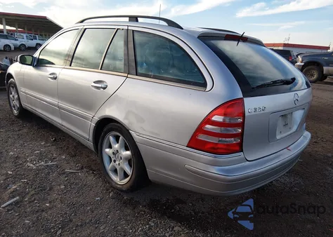 2002 Mercedes-Benz C 320 z USA, uszkodzony, nr VIN WDBRH64J42F134823